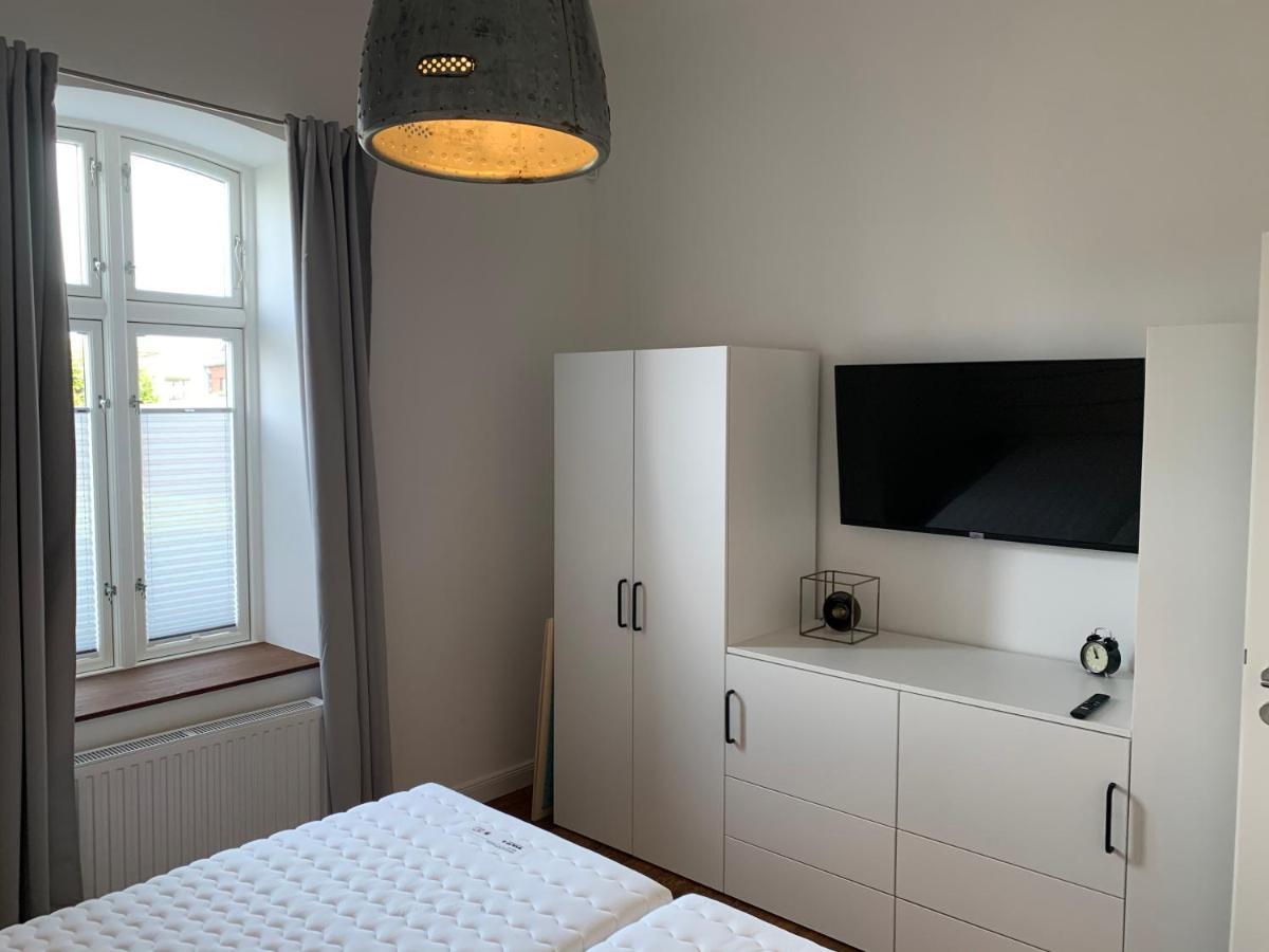 Altes Bahnhofsvorsteherhaus Wohnung Unten Husum  Zewnętrze zdjęcie