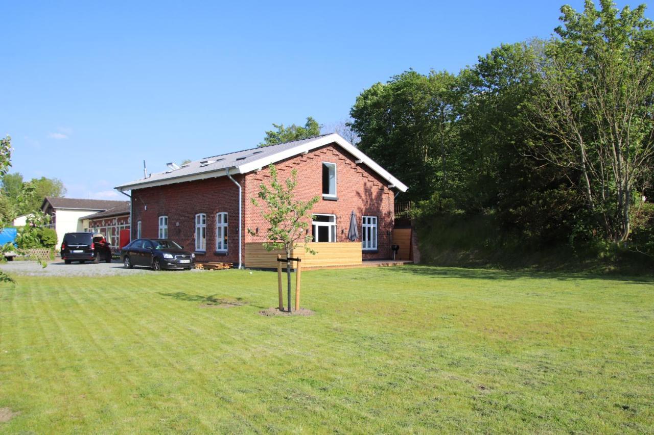 Altes Bahnhofsvorsteherhaus Wohnung Unten Husum  Zewnętrze zdjęcie