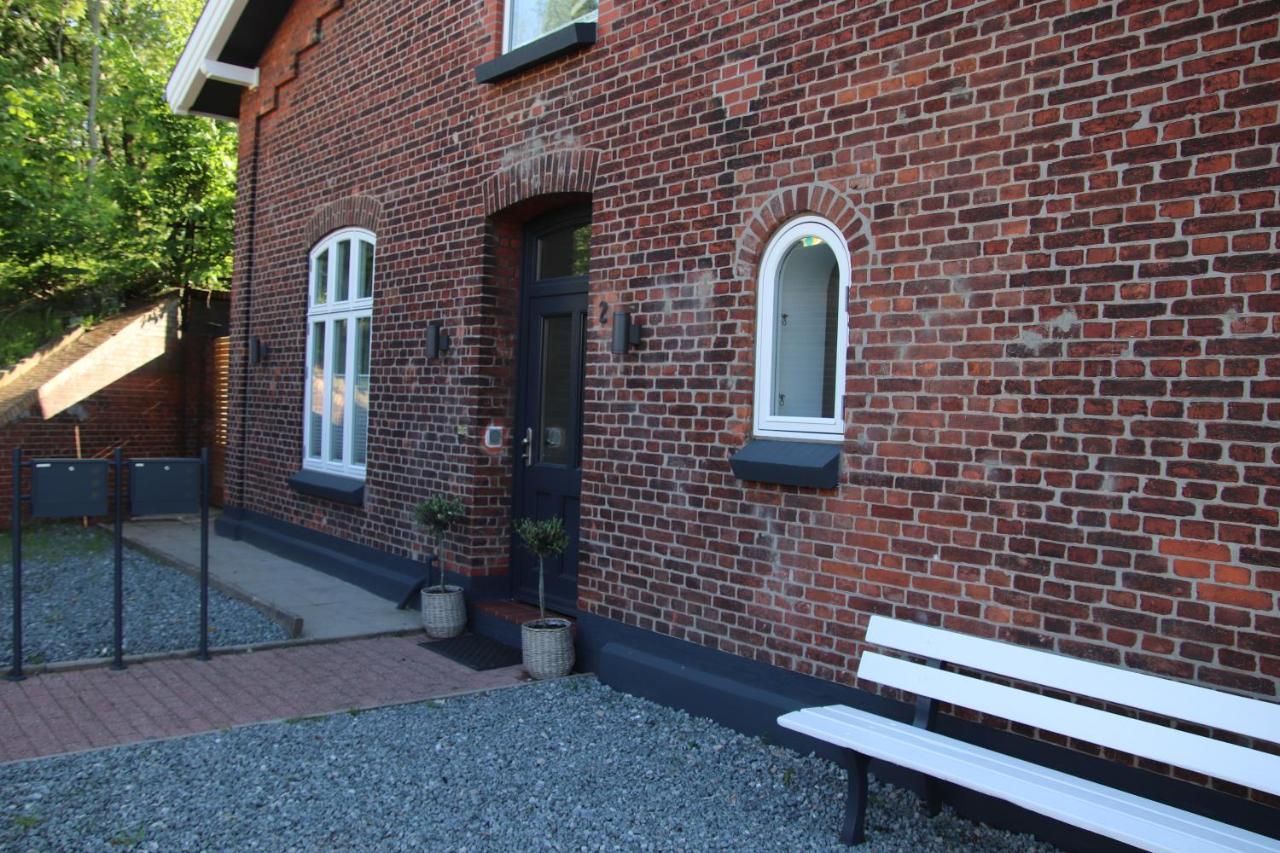 Altes Bahnhofsvorsteherhaus Wohnung Unten Husum  Zewnętrze zdjęcie